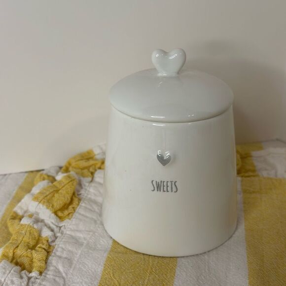 White Ceramic Sweets Jar with Heart Lid - Picture 2 of 4